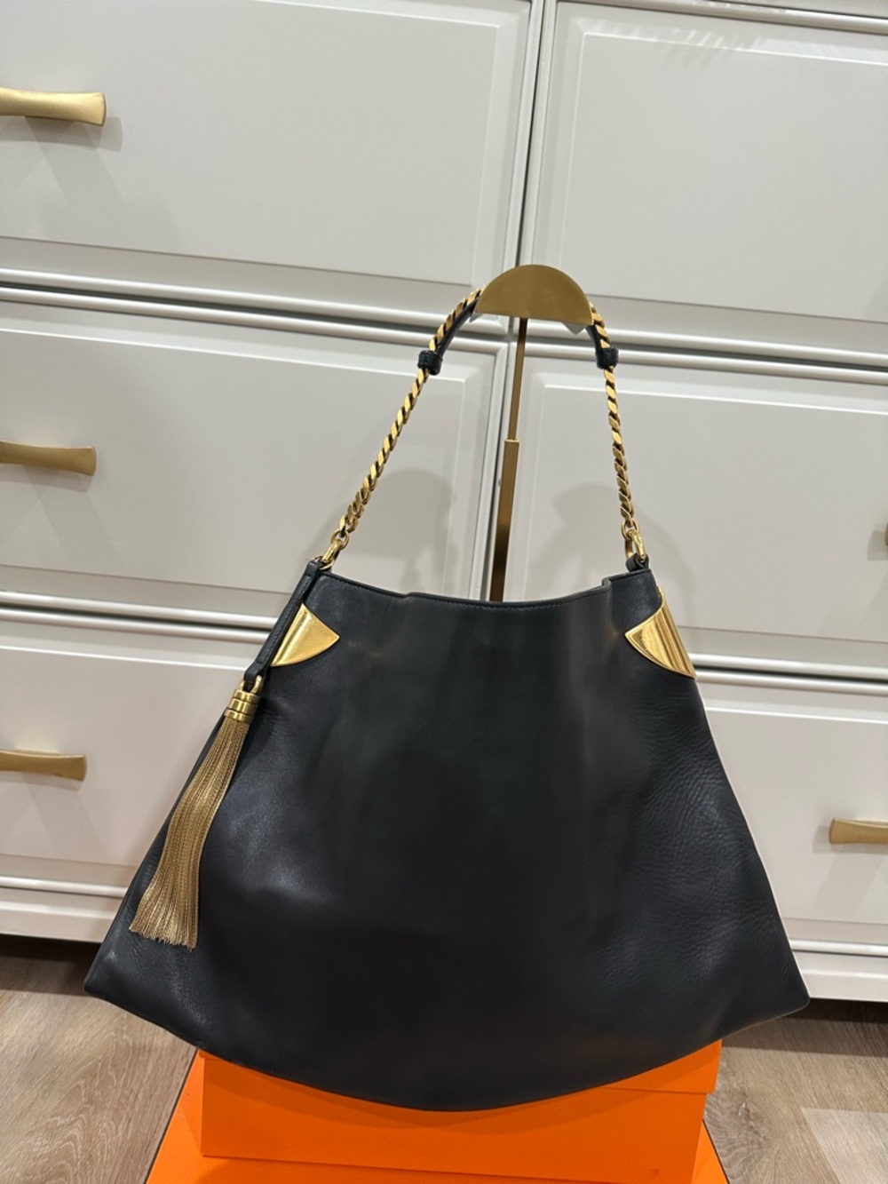 Gucci Black Leather Shoulder Bag with Gold Hardware - Picture 3 of 13